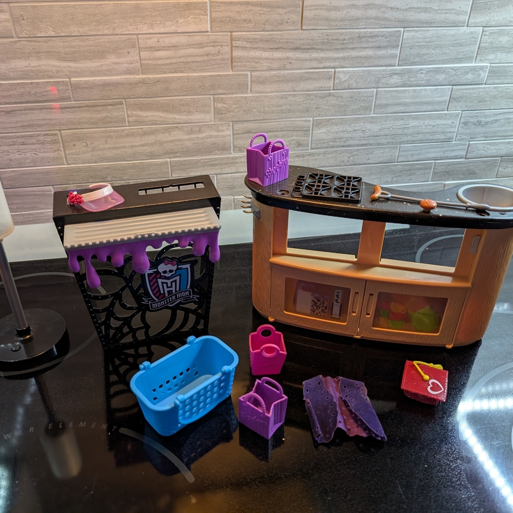 Monster High Kitchen/Barbie Playset with Accessories